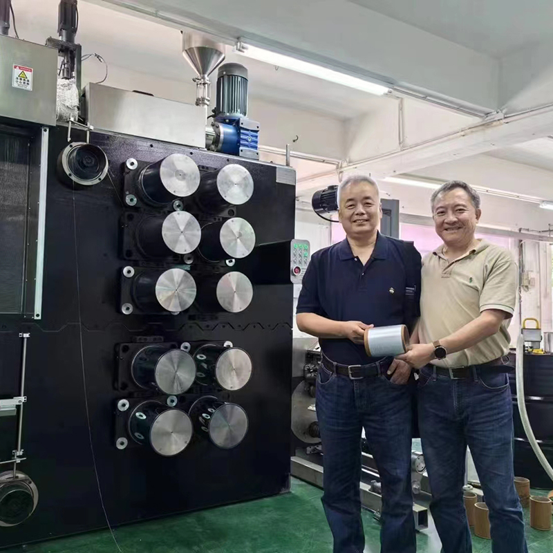 Vysokopevnostný PLA pilotný spriadací stroj